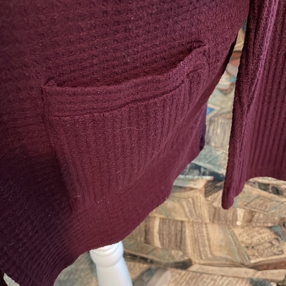 Burgundy open front cardigan. - Picture 4 of 4